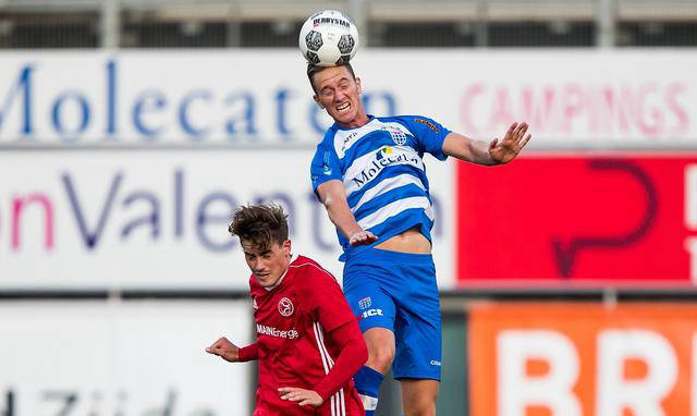 乐鱼体育官方登录入口-卡迪夫城苦斗在降级区，切尔西靠近冠军悬崖