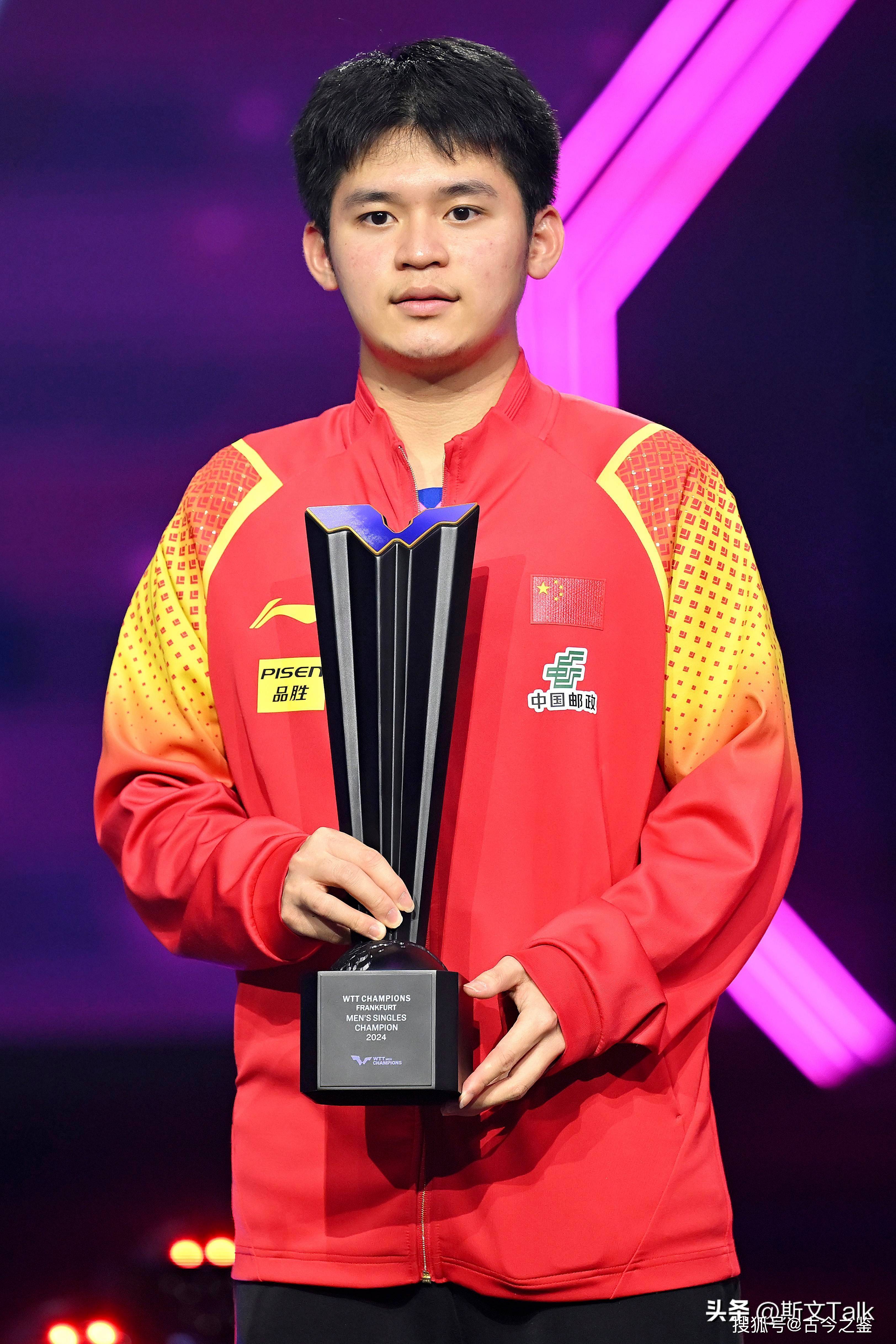 乐鱼体育app-阿曼队球员团结，战胜对手取得胜利