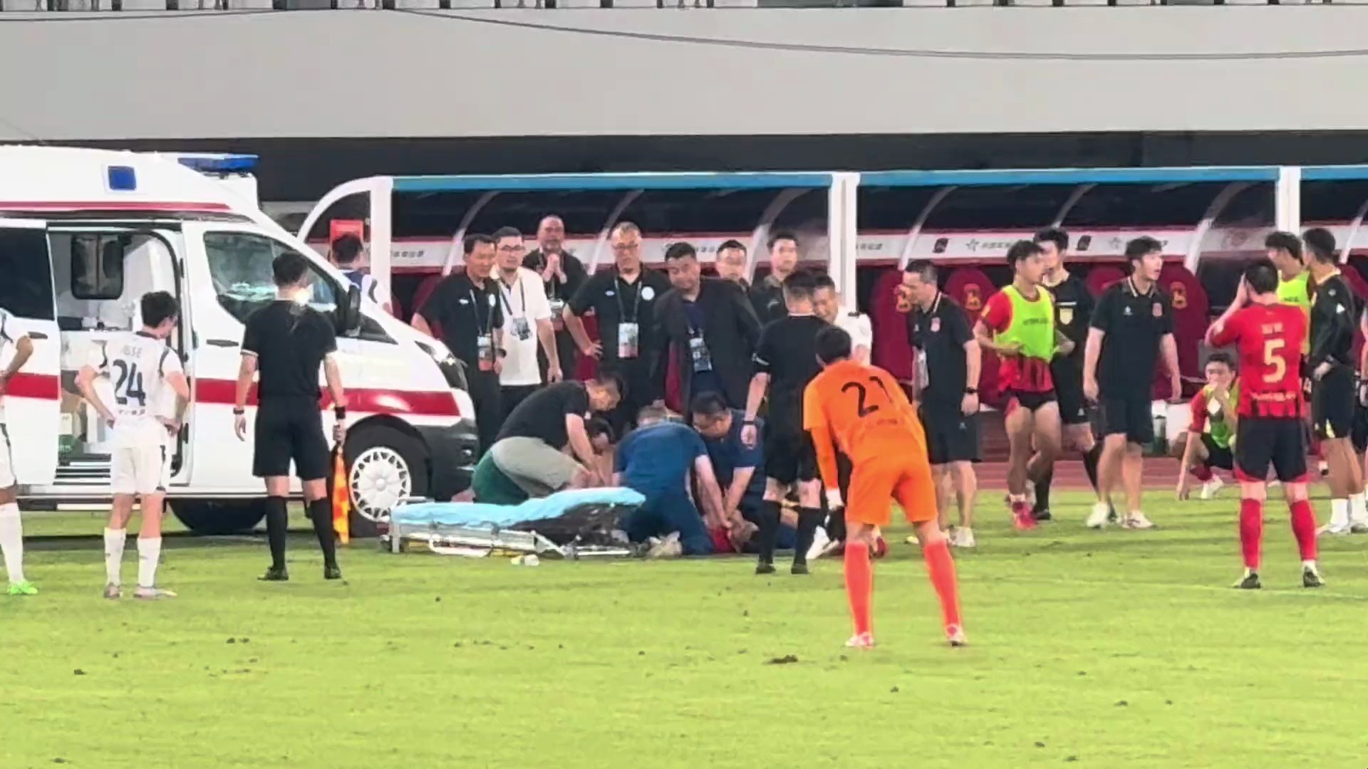 乐鱼体育中国官网-关于新赛季职业足球比赛开展，球队技战术精湛的信息