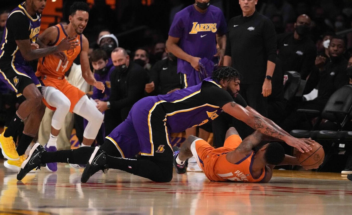 下半场比赛开始，谁能掌握局势？的简单介绍