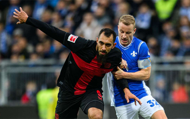 乐鱼体育官方入口-包含斯图加特队员在训练中备战对阵勒沃库森的比赛的词条