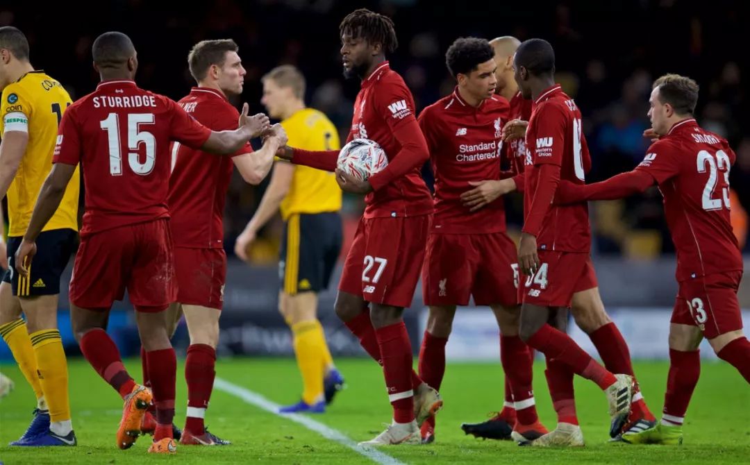 包含狼队客场大败，继续陷入保级泥潭！的词条