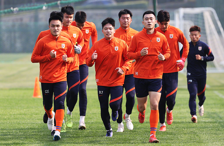 各支球队为争夺胜利倍感紧张