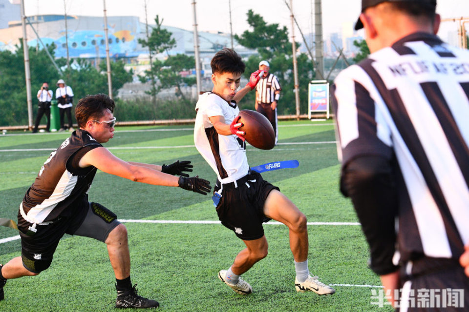 乐鱼体育官方登录入口-南非代表队在橄榄球赛事中发挥出色