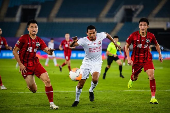 乐鱼体育网页版-包含深圳佳兆业主场击败河南建业，继续保持不败纪录的词条