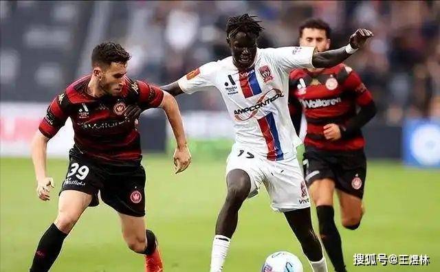 乐鱼体育官方-意甲比赛双方对攻，场面火爆惊险