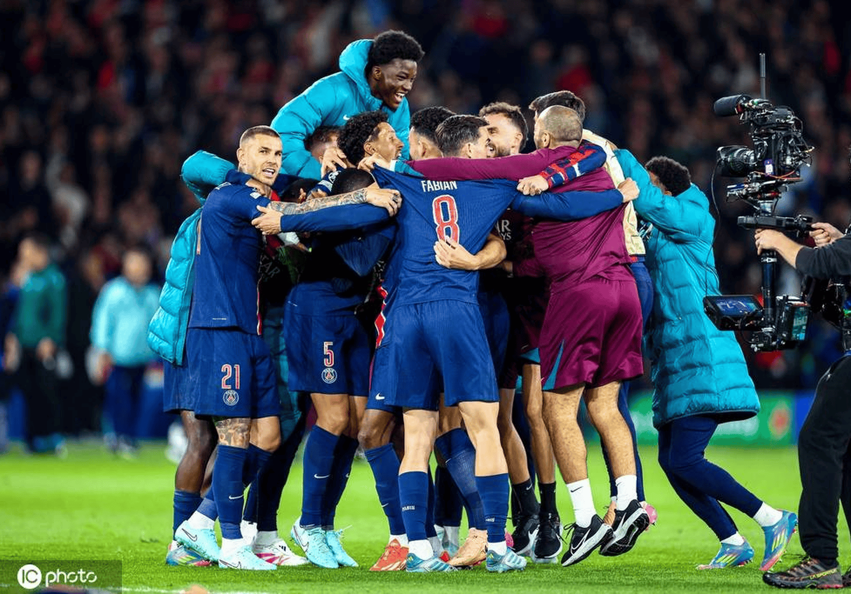 关于巴黎圣日耳曼成为赛场焦点欧冠淘汰赛备战如火如荼的信息