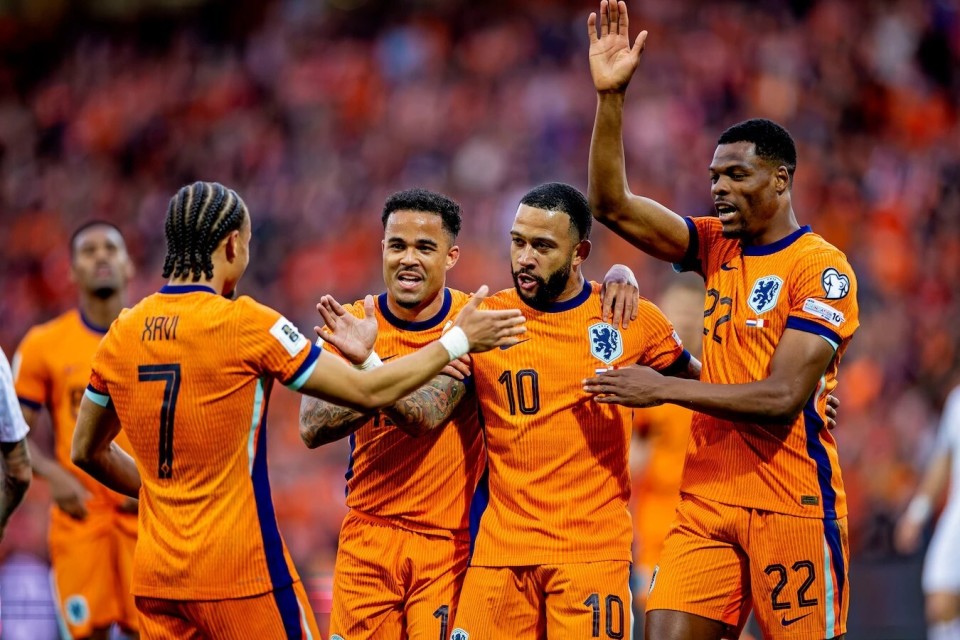 包含荷兰队功高难赛，绝杀惊险晋级半决赛的词条