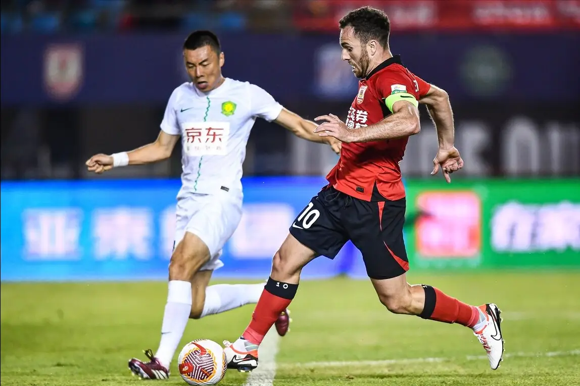 乐鱼体育链接-中超联赛焦点对决，球员发挥出色斩获胜利的简单介绍