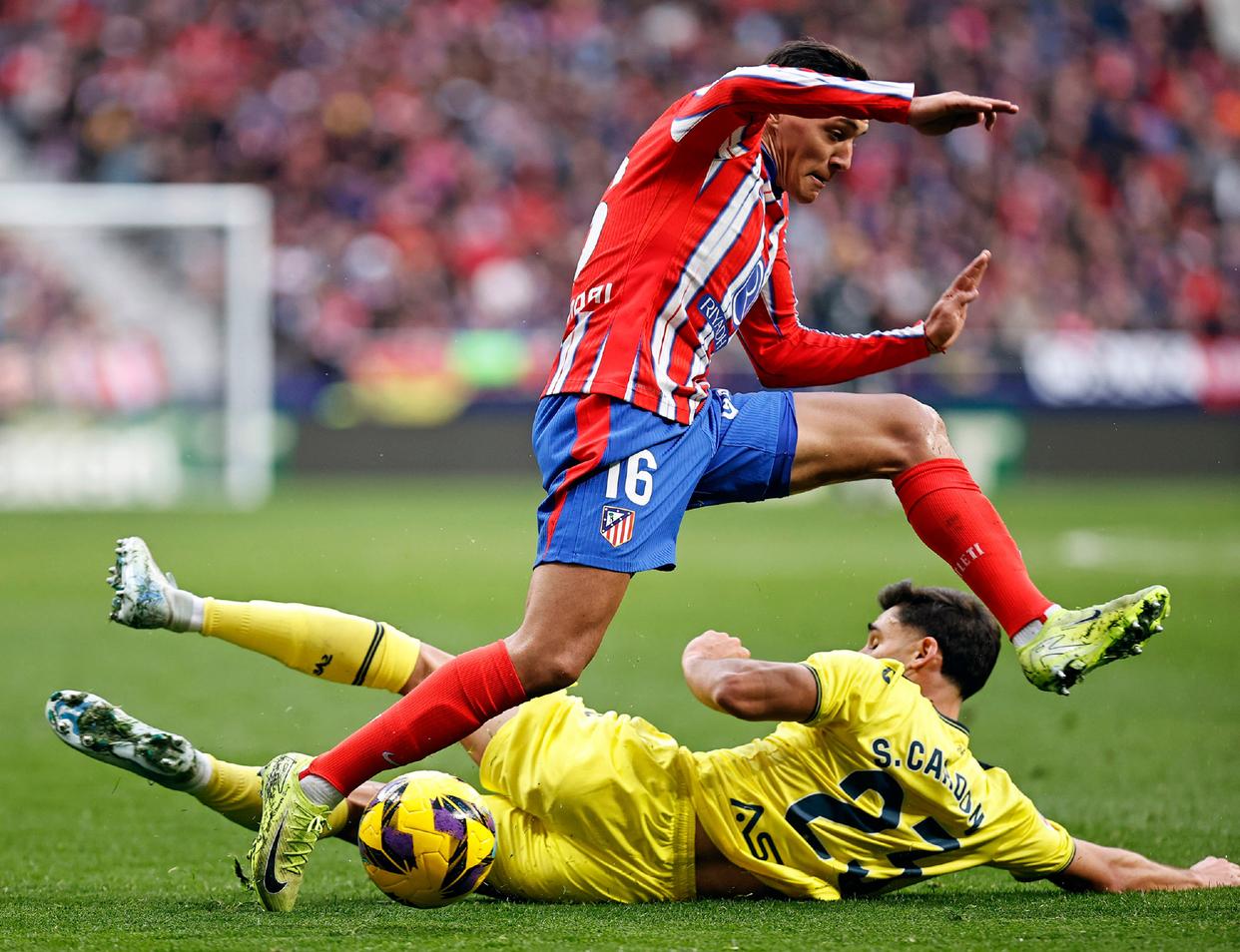 乐鱼体育课程-足坛焦点！豪门相争赛事备受期待