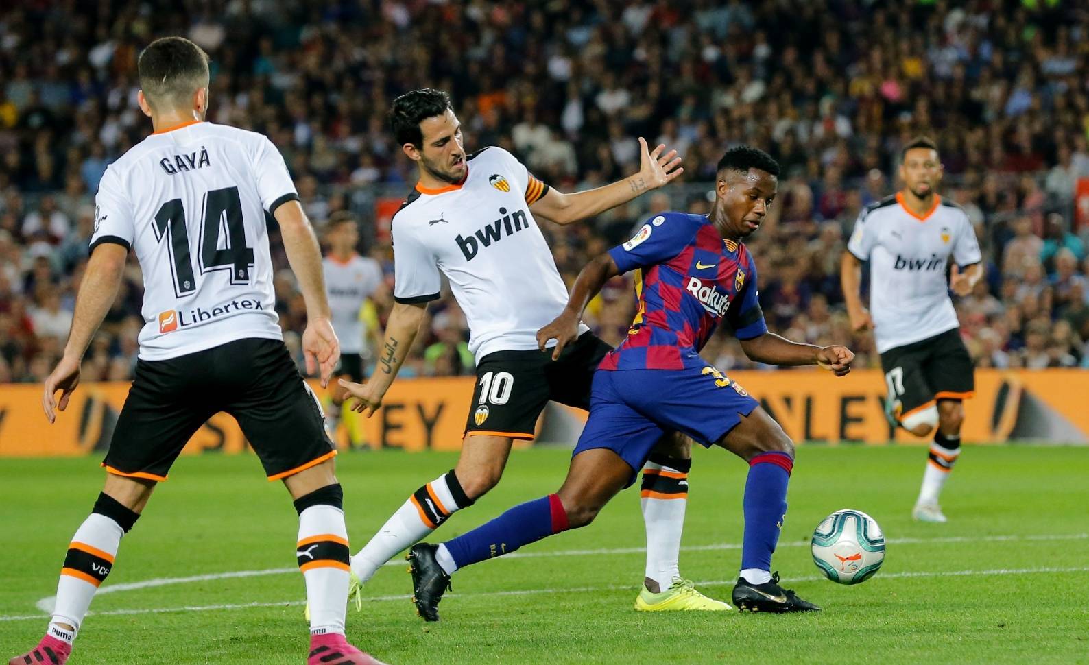 巴伦西亚主场3-1击败赫塔菲，豪取联赛两连胜