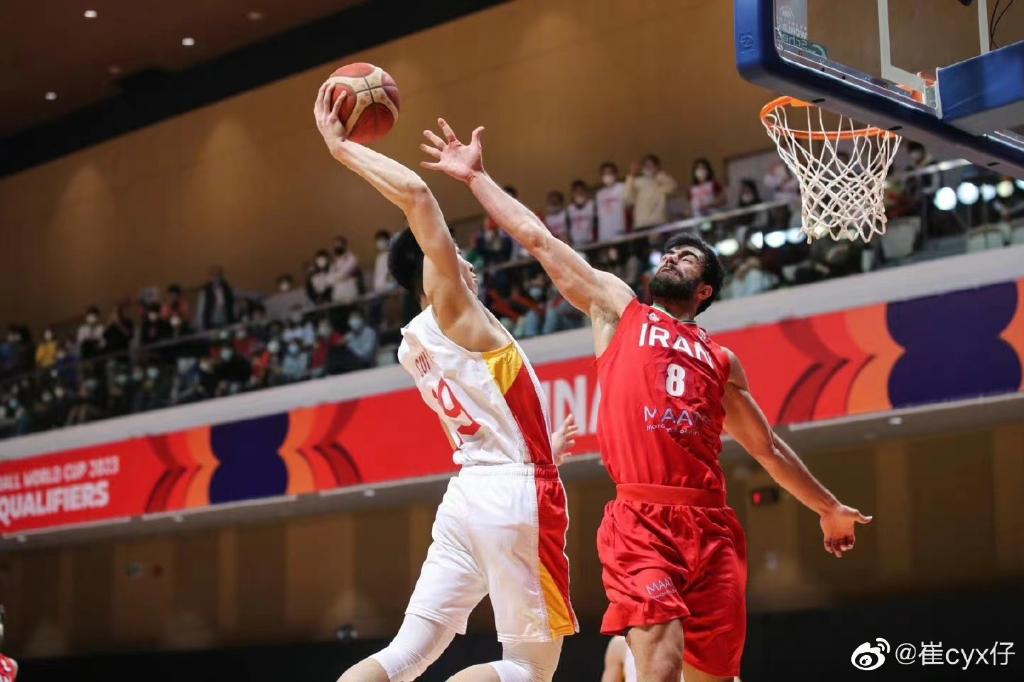 精彩扣篮集锦回顾,球迷欢呼连连 精彩扣篮集锦回顾,球迷欢呼连连