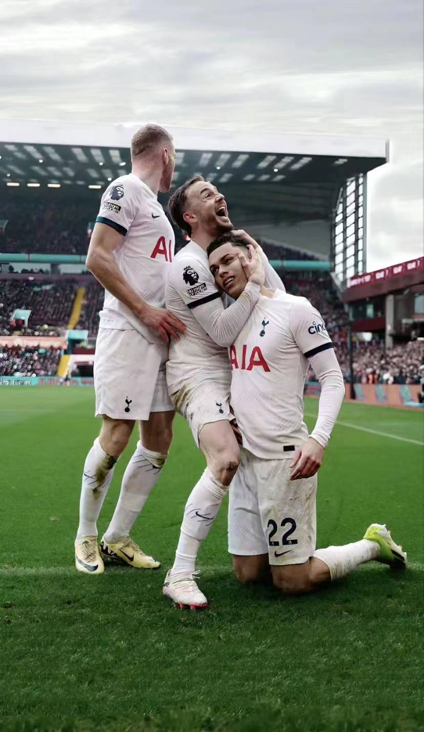 包含热刺卫冕失败！已无缘英超冠军梦的词条